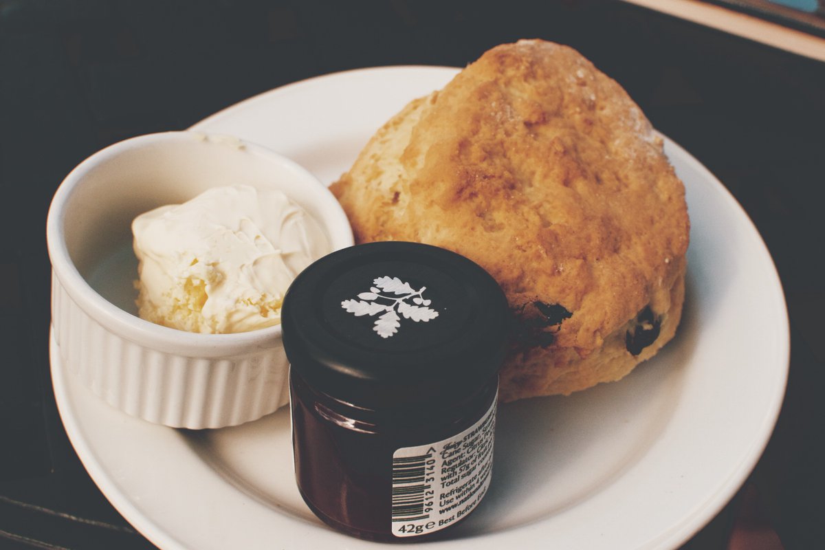 Tennantmagic's tweet image. It's Saturday afternoon and beautiful weather! Perfect for a #creamtea.

How do you have yours? Cream then jam or jam then cream?

What about tea? Milk in first or after?

We are a fan of the traditional Devonshire way, milk in first, cream then jam.

#creamfirstthenjam #Devon