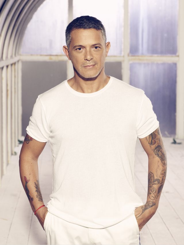 radiofanatica_'s tweet photo. "LOS LUGARES" @AlejandroSanz feat @Residente
#LosSabadosSonDeAle
https://t.co/fJPoAfgkag | 🎶🎼❤️
Así corazón #jadeando, así es como quiero vivir
Te traigo el mensaje de #esquina del parque
que viven, pero que siempre vive, niña
#Acordándose de ti.... https://t.co/870rbBWJjs