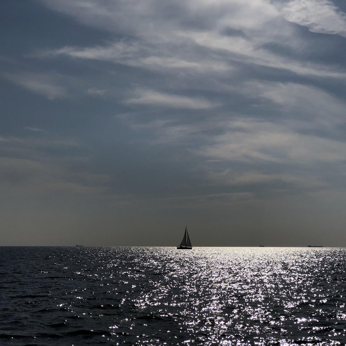 3 shades of Blue
#WallpaperForRenjun #memesdaily #Decorartehogar