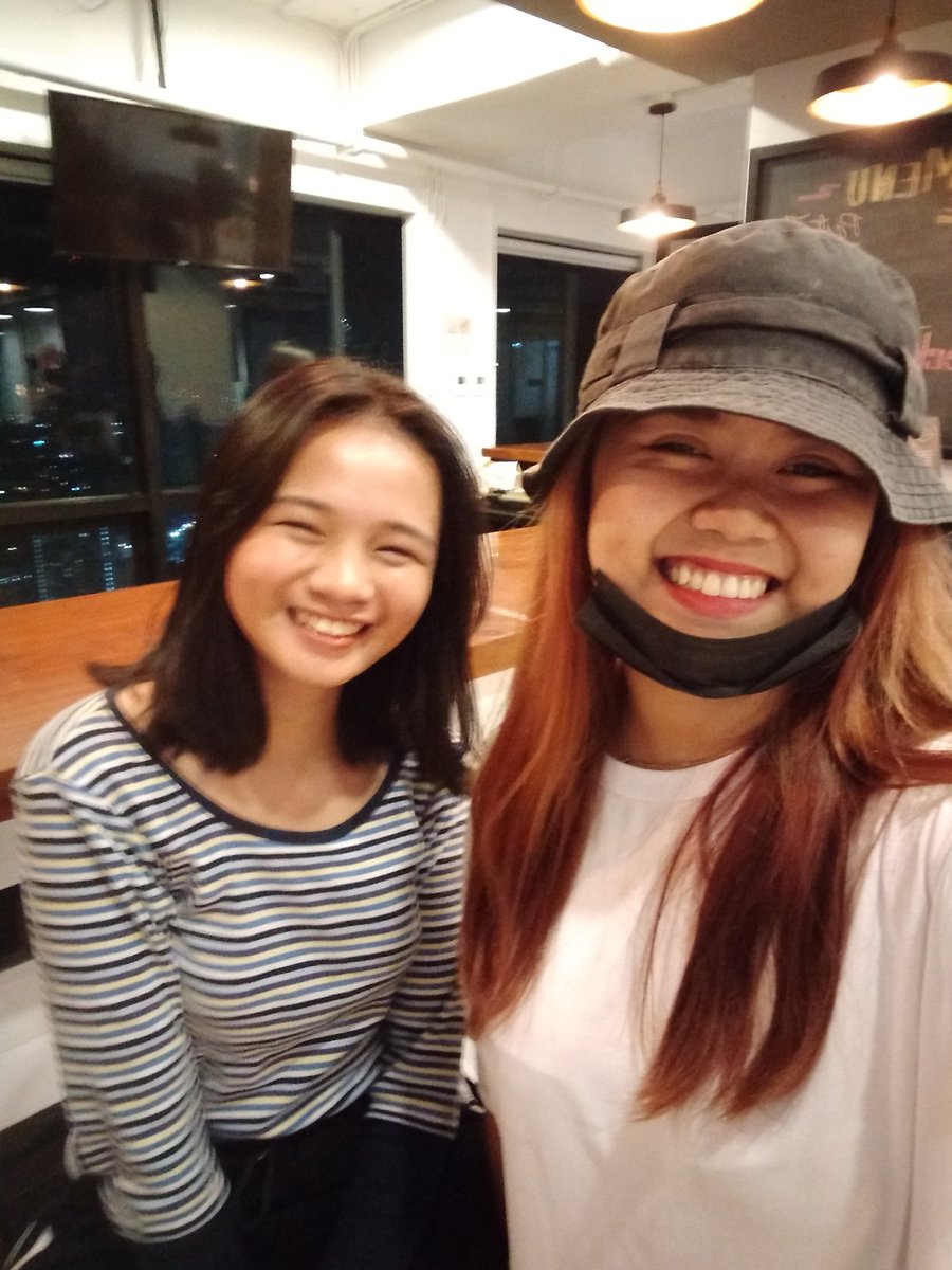 TineYooKoo's tweet photo. (04.06.19)

Nice meeting you po 😁 ang galing niyo pong dalawa mag emcee 💕 @131LLIONAIRE
@koo_axl

#Vernorexia #ASmileAsSweetAsSpring #ADayAsJunhoe https://t.co/lEW4mZUVba