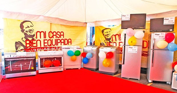 ElAragueno's tweet photo. Inician distribución de productos de “Mi Casa Bien Equipada” a afectados por el ataque al SEN - https://t.co/c6WzdWHuwe https://t.co/cO2JQtXRyY