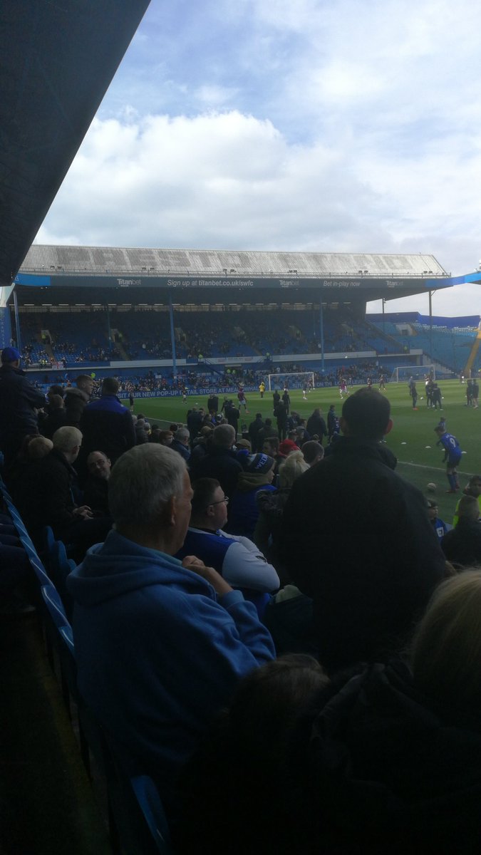 VapesSteel's tweet photo. @LordCVapes is sat over there some where. https://t.co/aGdfidOnlT