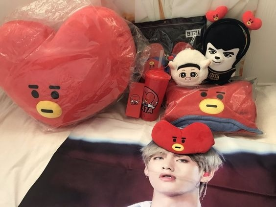 AliexpressAsian's tweet photo. Накидка BT21 - https://t.co/quzog66VmD 
Маска для сна BT21 - https://t.co/ghhTn4DSrD 
Подушка BT21 - https://t.co/LQiveQT1gl 
Игрушка - https://t.co/yGueHgoDfL 
Ободок BT21 - https://t.co/U61hm4hORJ 
🔥367 заказов, рейтинг 4.8 из 5🔥 

#BTS #BT21 #KPOP https://t.co/BLhQqZW2Kh