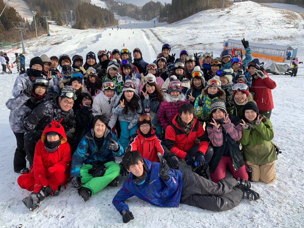 skiinst's tweet photo. 岐阜聖徳学園大学に入学のみなさん！おめでとうございます！私たちスキーインストラクションは毎週火曜日と木曜日に中庭や体育館で活動しています！ぜひ一度足を運んでみてください！

絶対楽しい��とは保証します！
(毎月イベントあるよ！😎)

#春から岐阜聖徳 #gsgu https://t.co/LNwWVBad9p