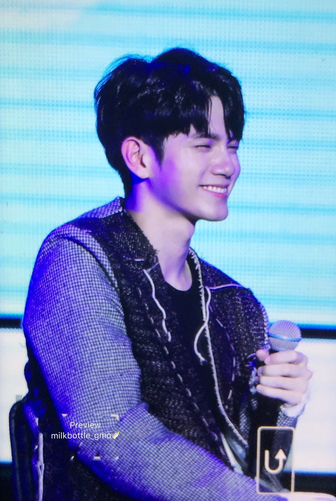 milkbottle_gmo's tweet photo. 190406  #ONGSEONGWU 1st Fan Meeting ‘Eternity’ in Singapore #OngSeongWuinSG #옹성우 #ongseongwu

Always here for you ❤️❤️❤️ https://t.co/5lJi4d8x4B