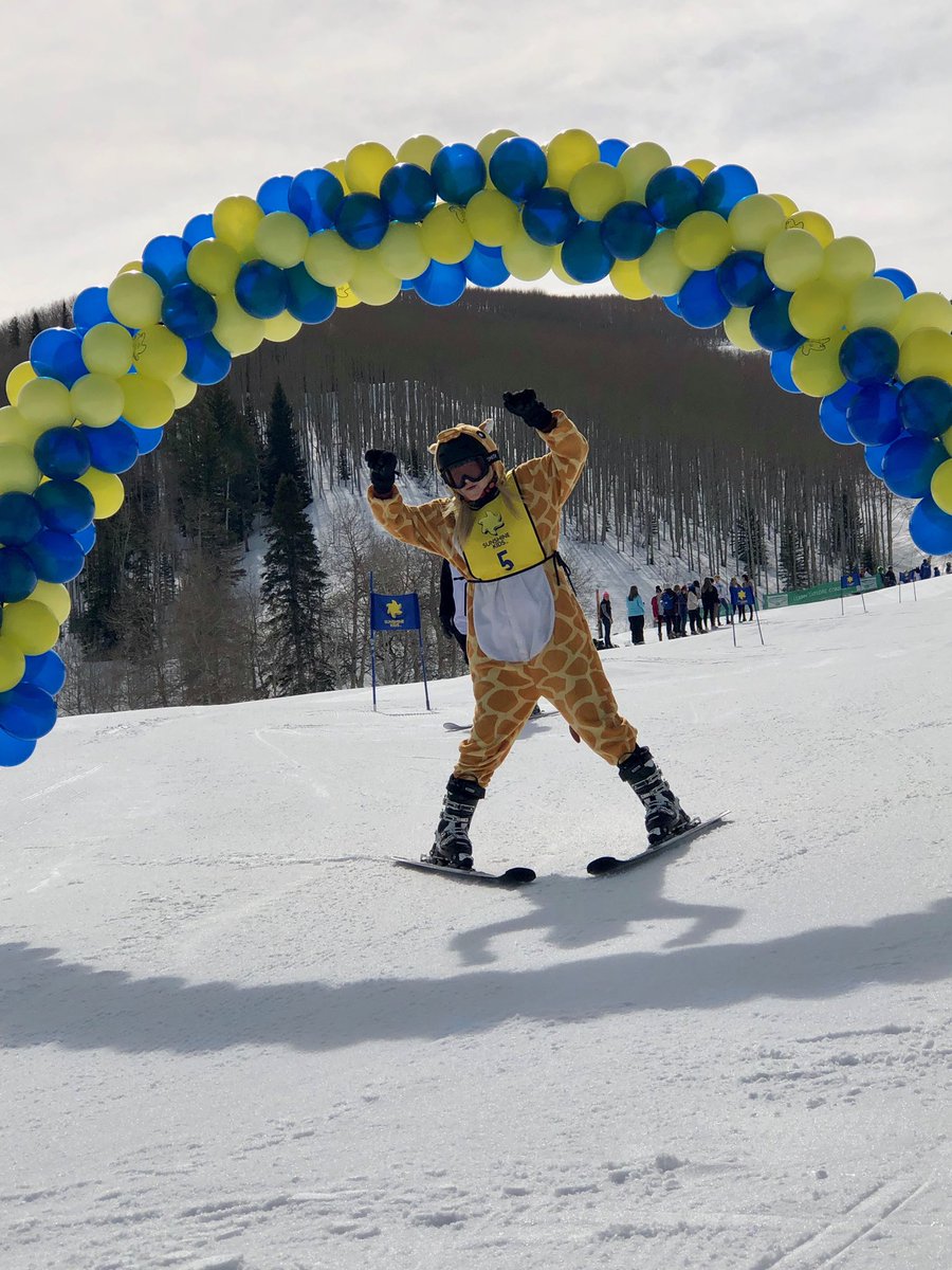 SunshineKidsOrg's tweet photo. That’s a wrap! Sunshine Kids closed out their week in Colorado showing off their skills on the slopes ⛷ followed by a glow party to show off their skills on the dance floor. 💃🏻🕺🏼The week may be over but the memories will last a lifetime. #sskwintergames2019 #sunshinekids https://t.co/O9OpdmrN0U