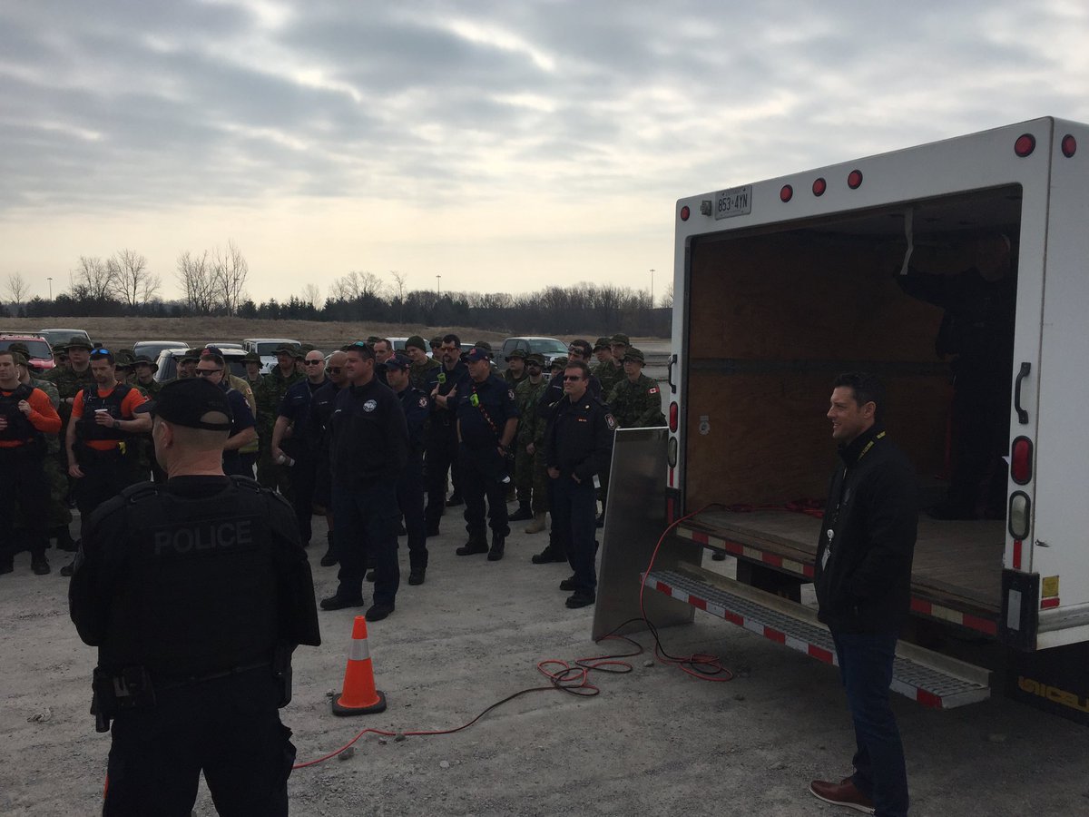 DeputyWilkie's tweet photo. Search Training scenario at Bronte Park today with @oakvillefire, Dept of National Defence, @HRPSsirt, Dufferin County volunteers &amp; Halton EMS. Testing interoperability, communications and collaborative deployments. #Teamwork #commitment @ChiefTanner @DeputyNish @HaltonPolice https://t.co/Bbc5hmiOqB