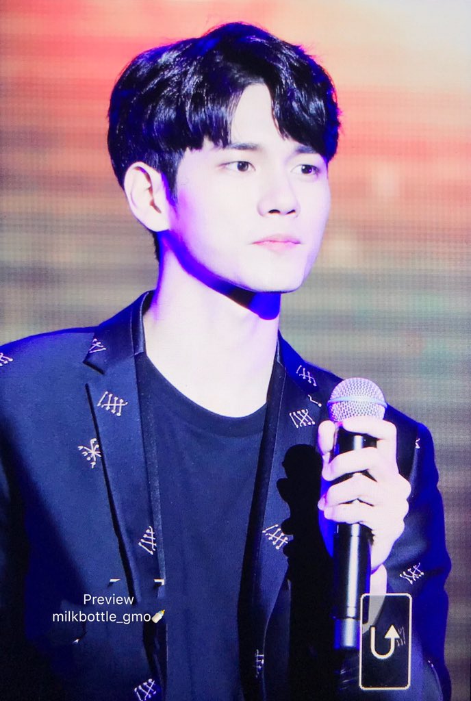 milkbottle_gmo's tweet photo. 190406  #ONGSEONGWU 1st Fan Meeting ‘Eternity’ in Singapore #OngSeongWuinSG #옹성우 #ongseongwu

You smile I smile ❤️❤️❤️ https://t.co/mFUlOcmfVr