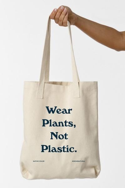 _nativecolor's tweet photo. Just added to the store! Get your hands on our new "Wear Plants, Not Plastic" tote bags! Made in America using 100% cotton and heavy-duty construction. #WearNatural #MadeInUSA https://t.co/TZJNoEO6GW https://t.co/XyltDn28l5