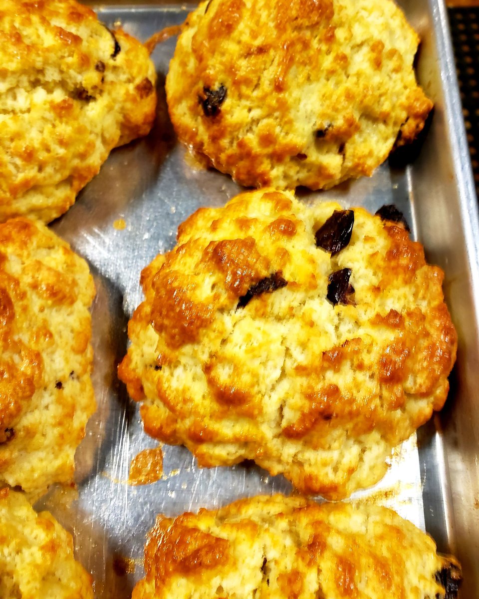 JavaPunkCoffee's tweet photo. Cherry amaretto scones are ready! #javapunkcoffee #shoplocal #sconesaturday #scones #theywontlast https://t.co/ZBzBgVjiod