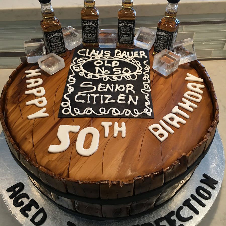 AmblesideArtisa's tweet photo. Check out this cake from Steph's Custom #Cakes! If you are planning a special event, you may want to stop by Lonsdale Quay today and talk to Steph about creating a custom cake for you! He'll be here till 3pm. #eventcakes #decoratedcakes #LonsdaleQuay #NorthVancouver #Vancouver https://t.co/5DBbJ7VTUR