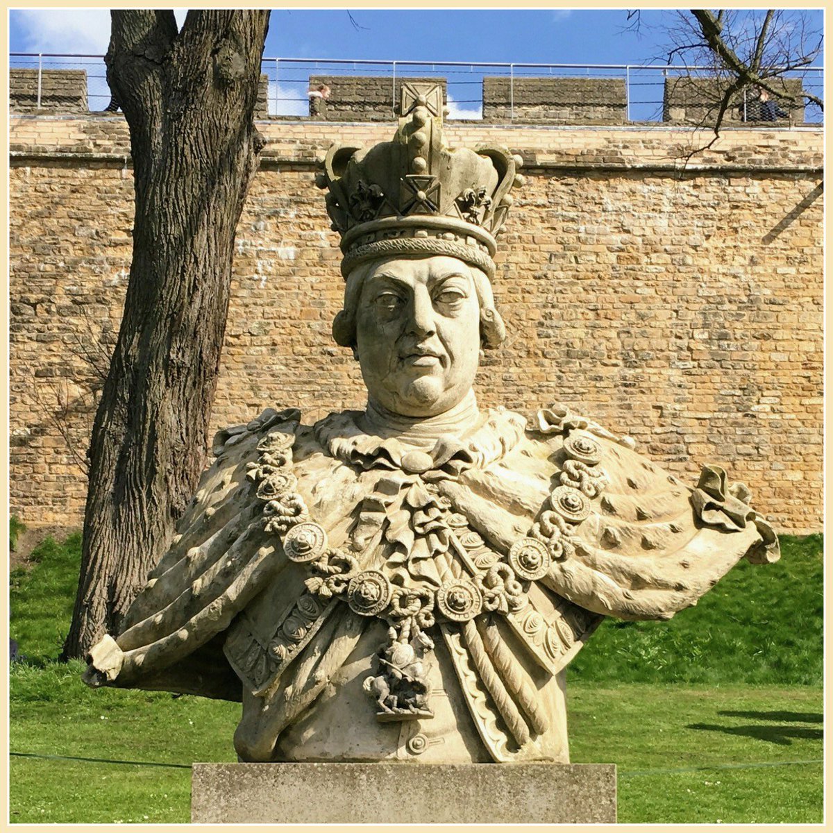 TWCareHomes's tweet photo. Forget-Me-Not! 💙

Tanglewood Care Homes are delighted to be a sponsor for the ‘Forget-Me-Not’ appeal in aid of St Barnabas Hospice.

Planting of the hand-forged flowers, has begun, under the watchful eye of King George III.

In loving memory …🖤💜💙💜🖤

@StBarnabasLinc https://t.co/3TNrXIjptr