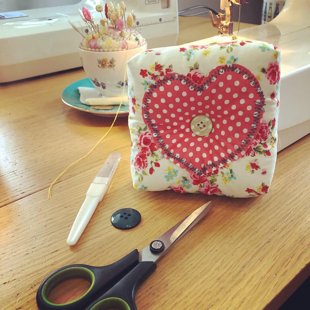 SewTeaCake's tweet photo. Enjoyed teaching two beginner lessons today, this pin cushion project works so well for beginners to get to grips with controlling their sewing machines #learntosew #sewing Bristol #sewinglessons https://t.co/gruc7CuyFf