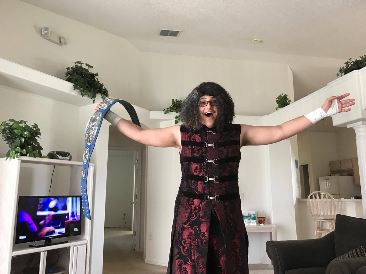 TheBispingBrand's tweet photo. 2 years ago I went to Wrestlemania Dressed as @MATTHARDYBRAND This year I met him! #Axxess #WrestleMania https://t.co/aXRrqUyAHC