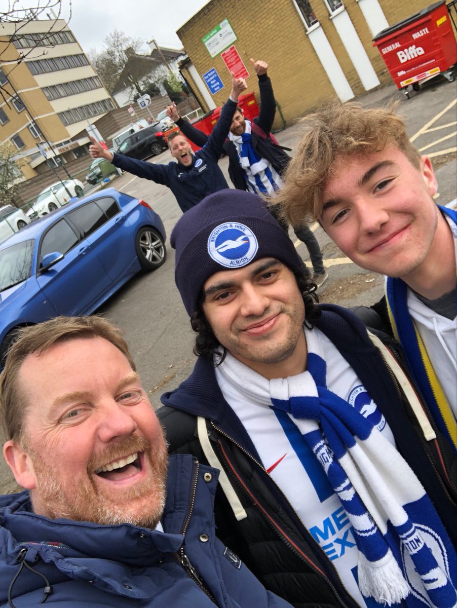 carwash1's tweet photo. Andy’s on his way to the Green Man!! #BHAFC ⁦@theneckofthrogs⁩ https://t.co/MLahjsPJ5C