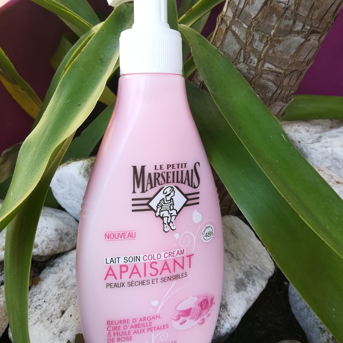 IzaBel36231395's tweet photo. Par cetemps bien pluvieux, on prend soin de soi , c est l occasion idéale après une bonne grasse matinée , mon chouchou du moment le lait apaisant cold cream .😍 Allez, allez on hydrate pour préparer le retour du soleil #lpacoldcream #lepetitambassadeur @lepetitambassadeur https://t.co/PlRKvJGDpr