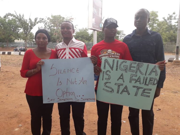 thecableng's tweet photo. ‘Yari has failed us’ — protesters troop to Aso Rock over Zamfara killings | TheCable https://t.co/ockUdBvl1A #ZamfaraIsBleeding #ZamfaraKillings https://t.co/wjuBWl1hMu
