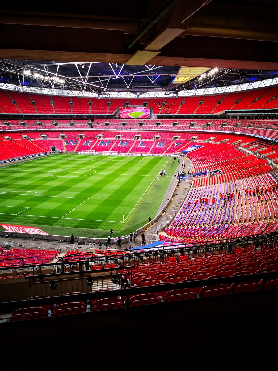 JackLewis10's tweet photo. @wildrocketio Semi-final day. #FACup #RocketBox #CoachPad https://t.co/fEf2q94krD
