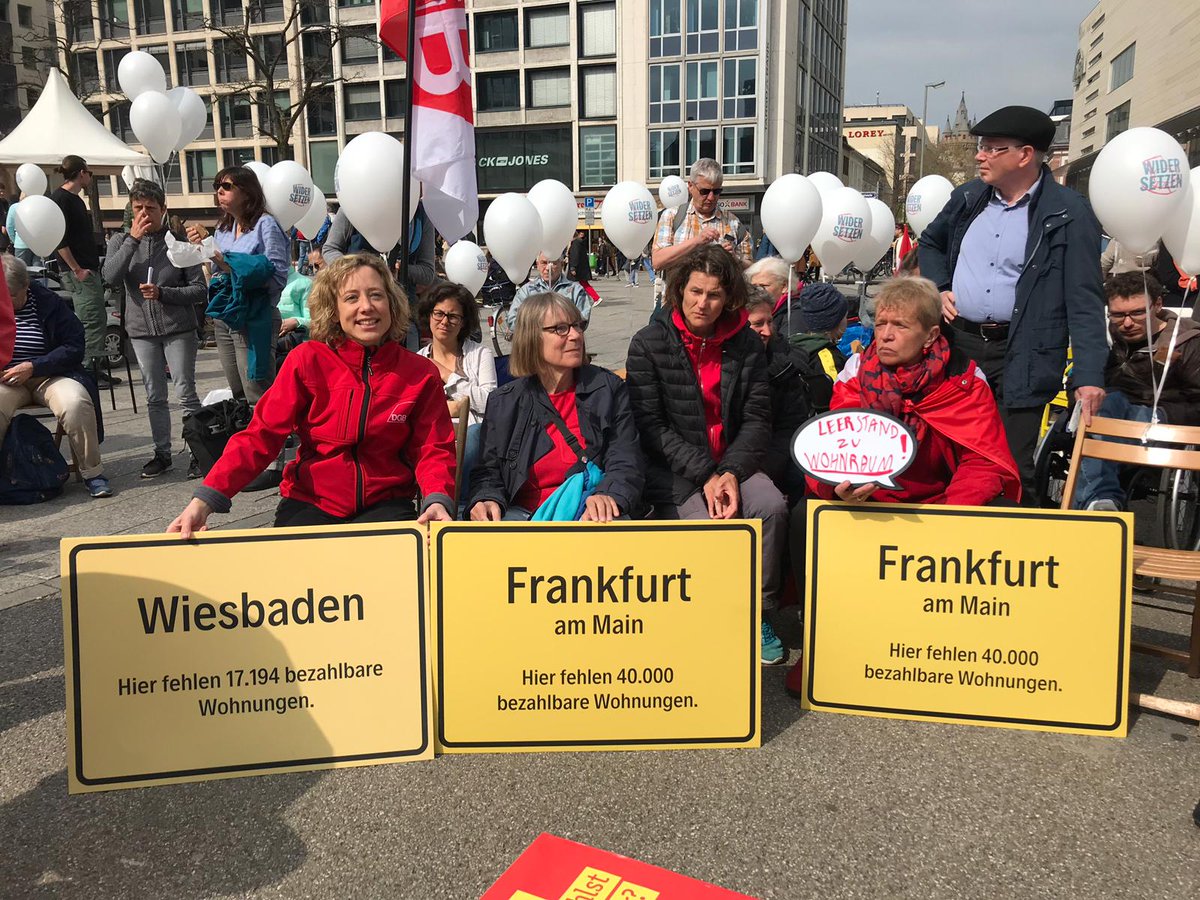 DGB Hessen-Thüringen (@dgbheth) on Twitter photo DGB bei #Aktion Bündnis #Mietenwahnsinn-Hessen: #Widersetzen in #Frankfurt an der Hauptwache. Ein Kurswechsel in der #Wohnungspolitik ist notwendig! #DGB fordert <a href="/cdu_fraktion/">CDU Fraktion Hessen</a> & <a href="/gruenehessen/">Die Grünen Hessen</a> auf, per Verordnung gegen Leerstand und Wohnraumzweckentfremdung vorzugehen. DGB bei #Aktion Bündnis #Mietenwahnsinn-Hessen: #Widersetzen in #Frankfurt an der Hauptwache. Ein Kurswechsel in der #Wohnungspolitik ist notwendig! #DGB fordert <a href="/cdu_fraktion/">CDU Fraktion Hessen</a> & <a href="/gruenehessen/">Die Grünen Hessen</a> auf, per Verordnung gegen Leerstand und Wohnraumzweckentfremdung vorzugehen.