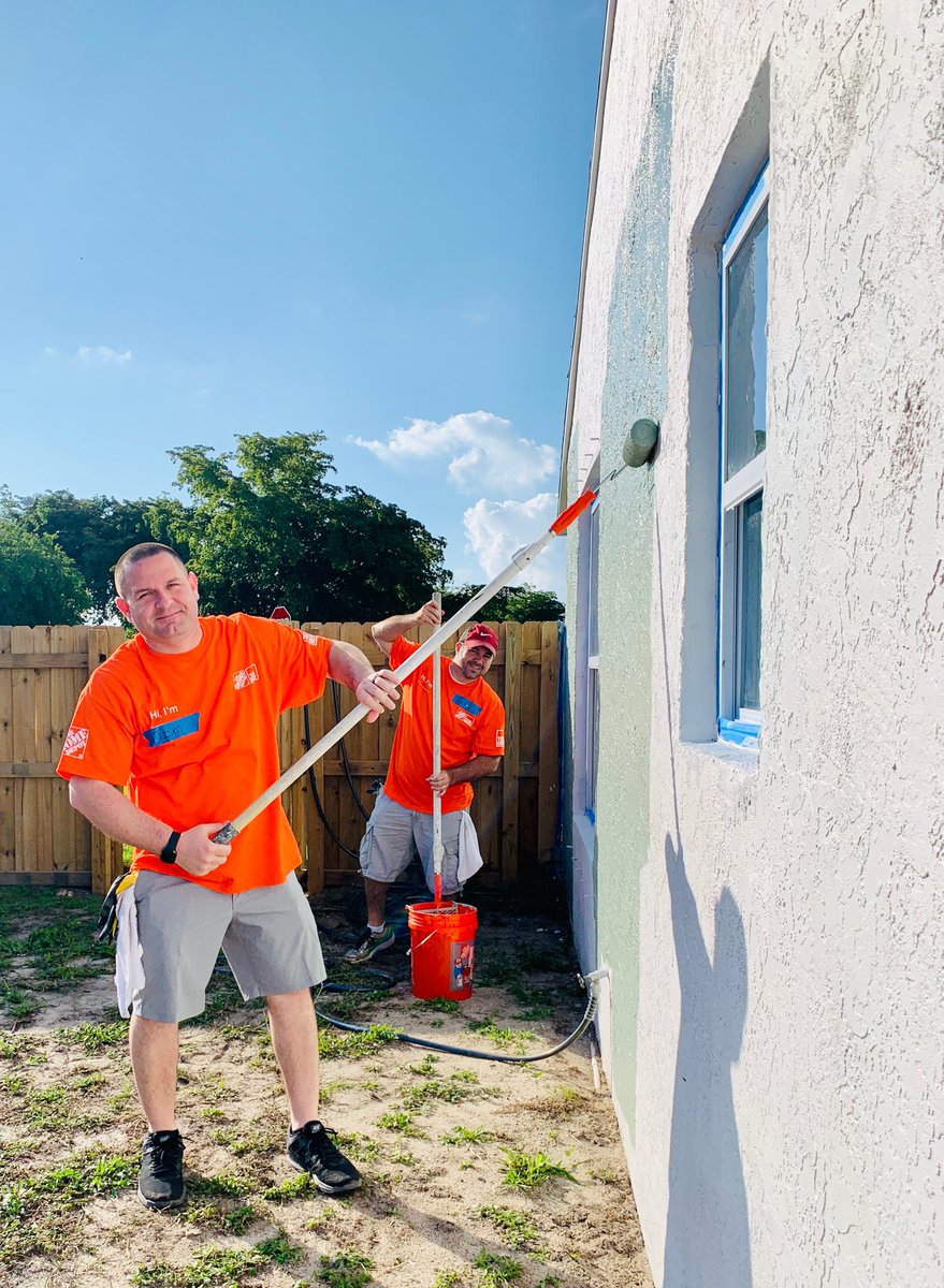 Always great to see HD and USIG living it’s core values and Giving Back to the community. What a privilege it is to be a part of <a href="/TeamDepot/">Team Depot</a> #TakeYoureShare23 @TimUSIG1 @USIGJimmyB <a href="/USIGLauraRuiz/">Laura Ruiz</a> <a href="/LarissaGreenTHD/">Larissa Green</a> <a href="/superdave427/">dave hronchek</a> <a href="/Scott_Key_HD/">Scott Key</a> <a href="/RMongeau/">Rick Mongeau</a> <a href="/USIGJessica/">Jessica</a>