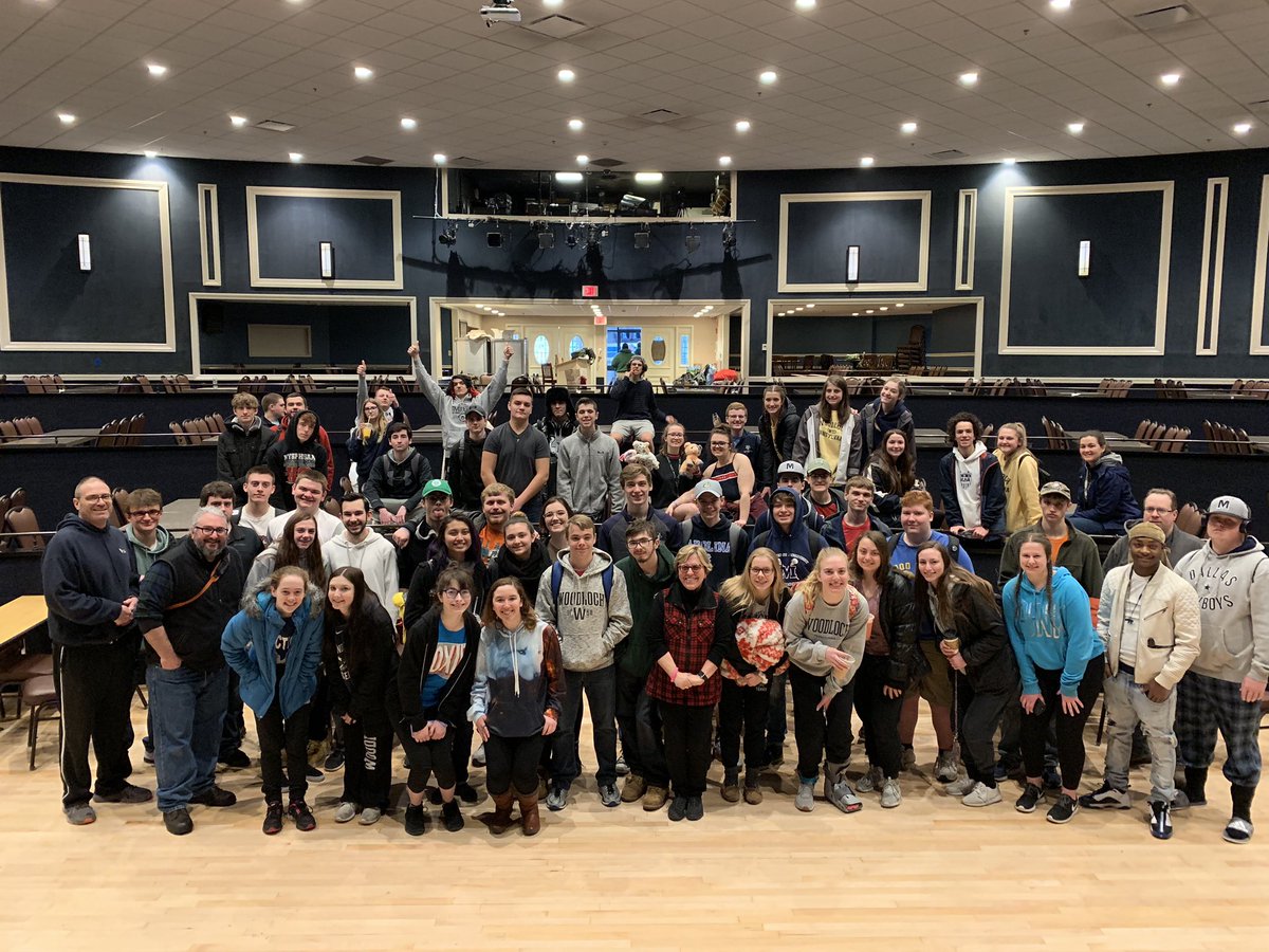 MisterT1965's tweet photo. Group shot before getting on the buses . What an amazing experience from start to finish. @maclassof2019 - such awesome representatives for @SenecaFallsCSD #MynderseStudentsRock https://t.co/iwllGTGOmu