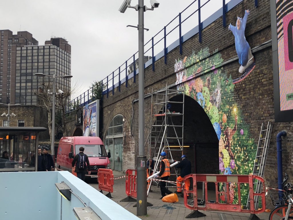 siteaudits's tweet photo. Hey @primesight Looks like the #WaterlooDomination is going to look #3dOOH Brilliant for @wonderparkmovie 👍 #Neat! https://t.co/fqO7SWBnSN