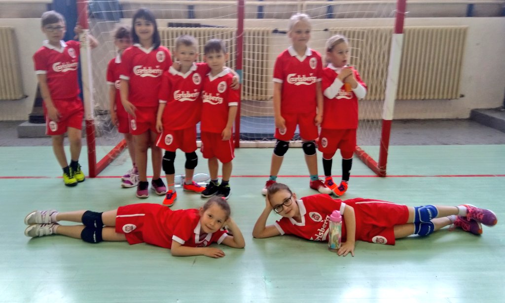 hazenabelapb's tweet photo. Přípravka @sokolbela na turnaji v #nachod #hazena. Predvedená hra nic moc, ale radost ze hry obrovská. https://t.co/MLIbBDFlMh