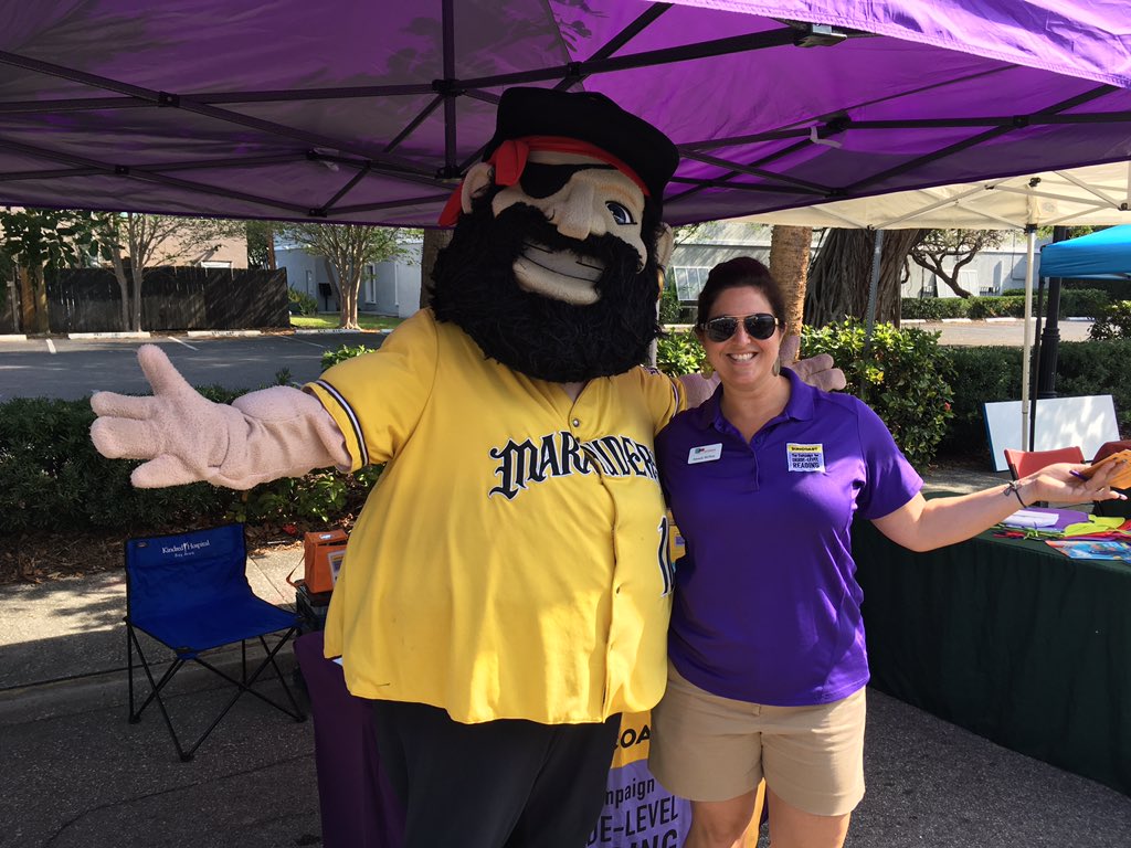 SRQAaronReads's tweet photo. Marty from The Bradenton Mauraders LOVES to read! @RealBradenton @SuncoastCGLR https://t.co/yAZYtZ8E2V