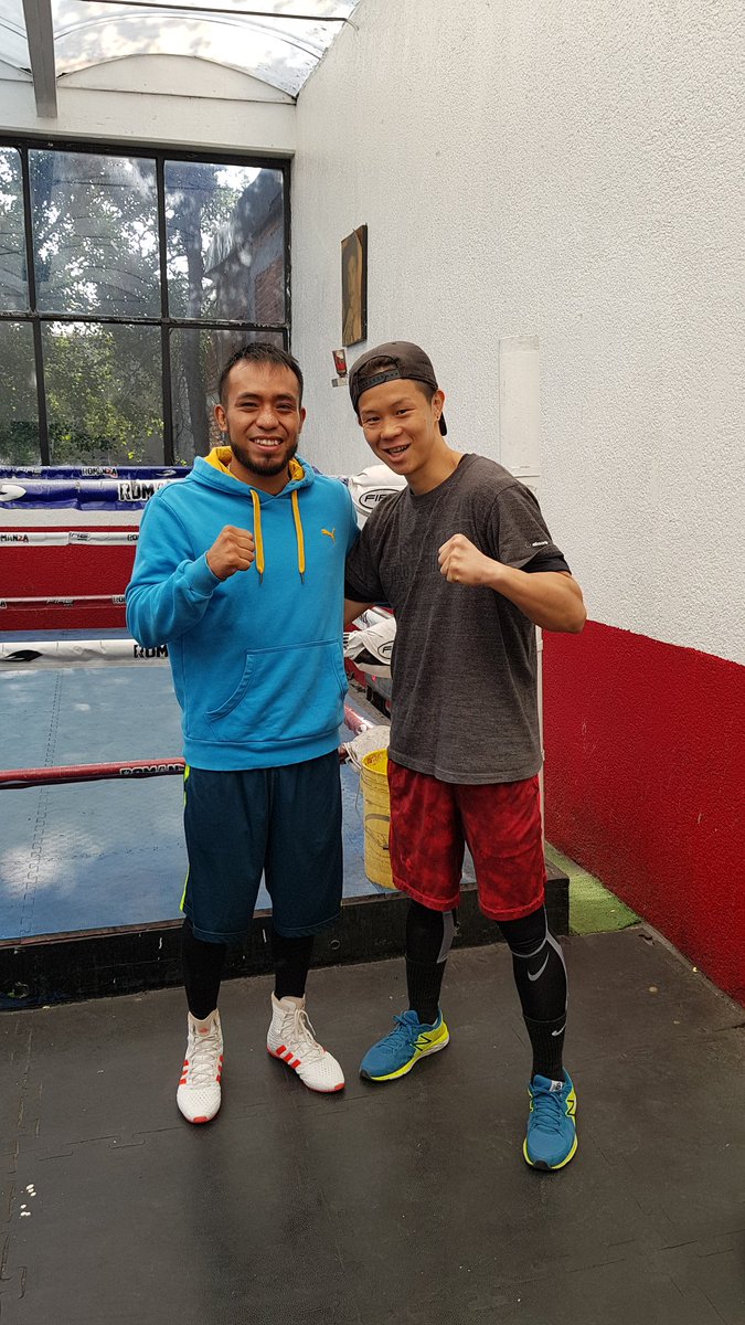 EliasEmigdio's tweet photo. Trabajando con mi amigo Kazuma en el Gym Romanza. Excelente sábado y a terminar bien la semana #TigreDeZitlala #Cheo #BoxingTrain #SomosGuerreros https://t.co/UDocfKFQPF