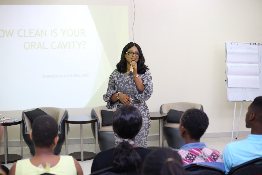Gesamthealth's tweet photo. Preventing Dental Disease:
1. Dental control
2. Brushing
3. Routine dental visits
#TeenSummitNigeria
#TeenHealthWeek2019
#MyChoicesMyLife https://t.co/AhAB0ObX7V