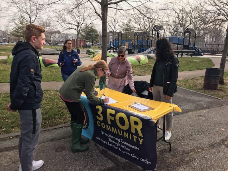 agounardes's tweet photo. We’re rolling up our sleeves in Marine Park! About to start painting & cleaning up!
#3forcommunity #7daysofservice #MarinePark
#marineparkalliance https://t.co/1p5IJkq4MI