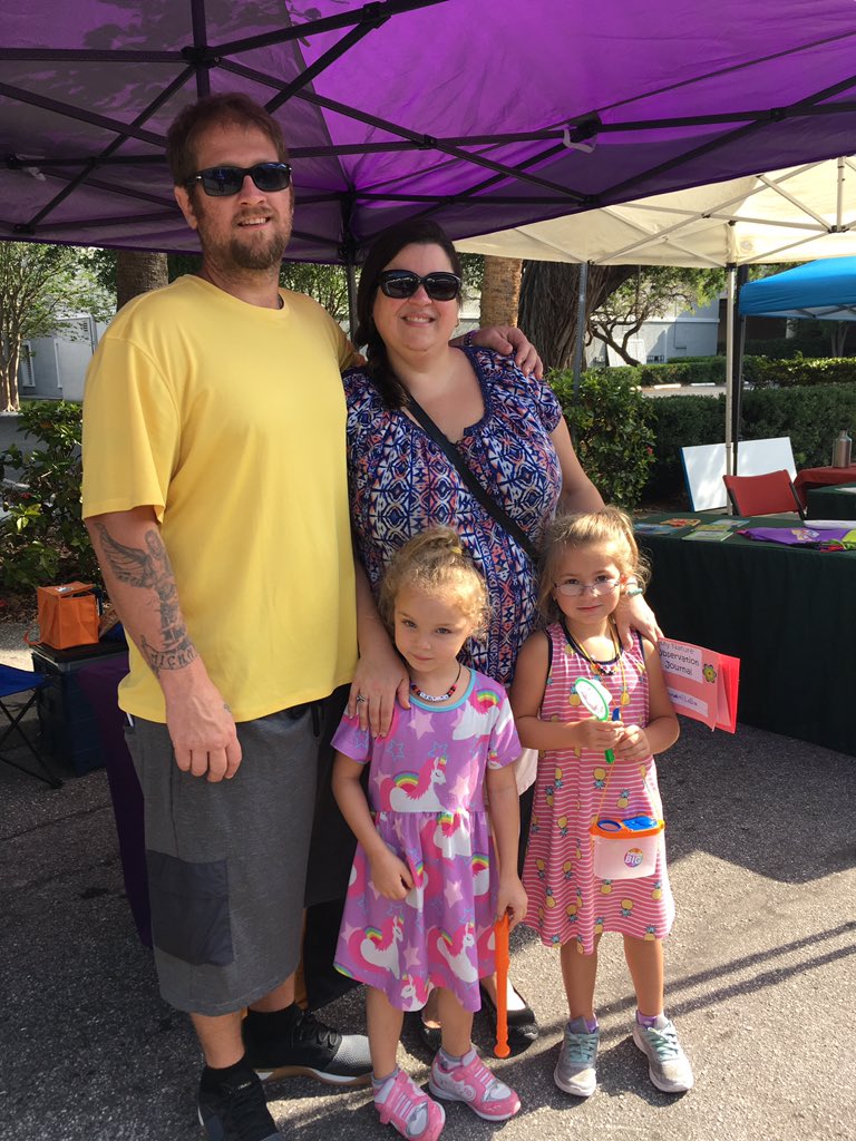 SRQAaronReads's tweet photo. Maura and her family play (and learn) on VROOM every day! And she has taken Mind In The Making workshop to help raise self-reliant girls. @RealizeBradenton. @SuncoastCGLR https://t.co/U4VrUIY8Cx