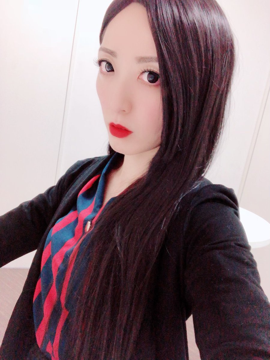 ビジーストリートまゆ オールスター感謝祭の菜々緒さんに釘付け カッコいい 瞬きしない菜々緒さん 美しい オールスター感謝祭 菜々緒 さん インハンド ものまね 大きな心で 許してください