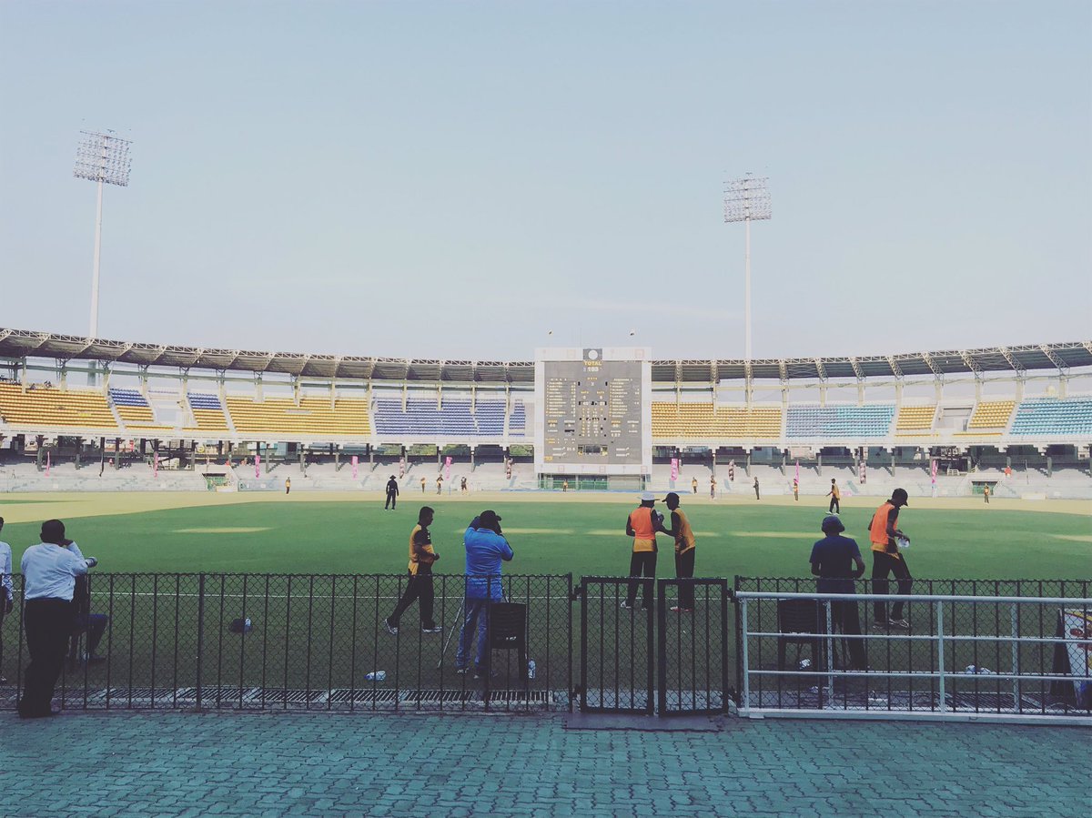 obadssc's tweet photo. Congratulations Mahanama College! Convincing win for them in the 13th Battle of the Gold One day Encounter! 

DS 215/10 (49.1)

Mahanama College
216/3 (46.1)

#BOG19 #DSvMahanama #BackTheBackAndGold https://t.co/V1bnFantXG