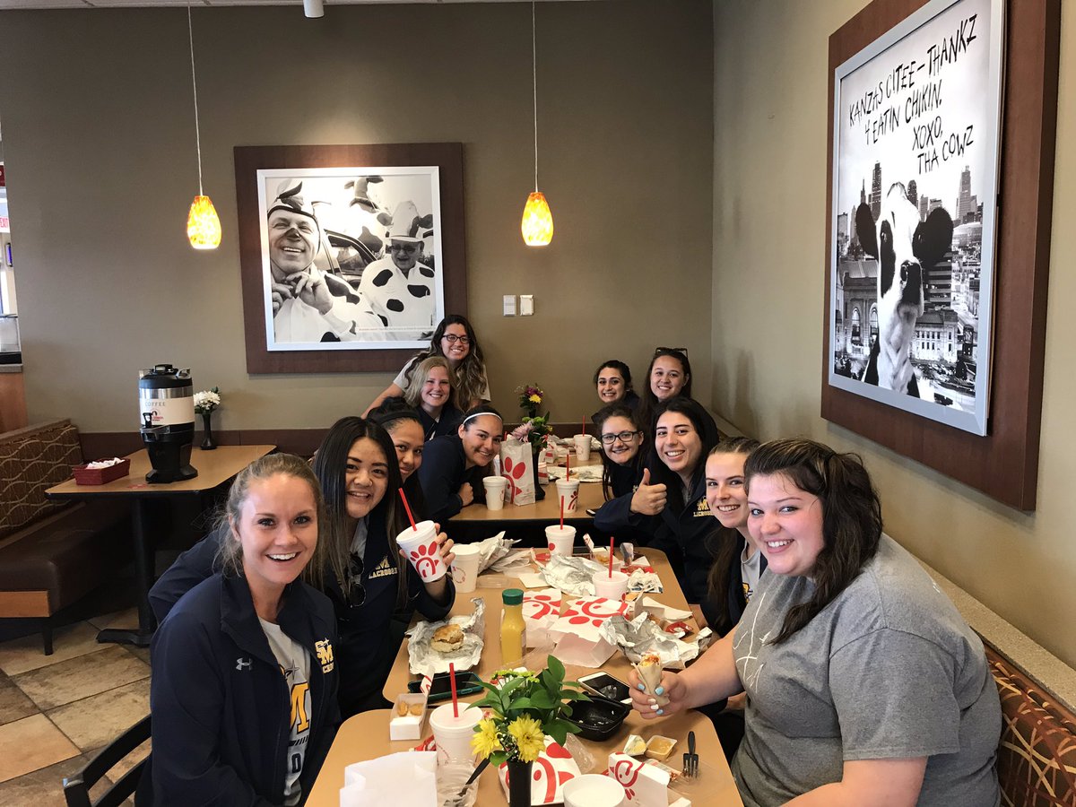 USMWLax's tweet photo. On the road to Missouri Valley for another conference match up! #Weare https://t.co/vtpy4mSzag