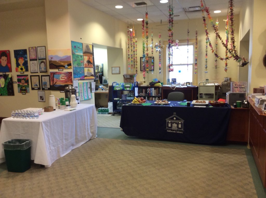 MillbrookLib's tweet photo. Mini Golf Fun at the Library! Today is $5 family day ⛳️ Come in anytime from now until 4pm to show off your skills 😎 #minigolf #millbrooklibrary #fun #hudsonvalley #driveforeliteracy https://t.co/MP8CALRaQd