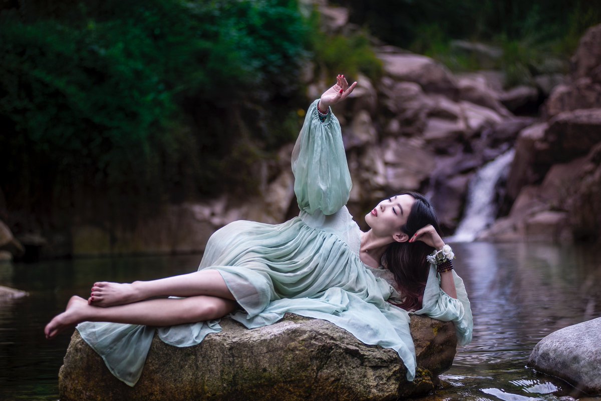 celieweston's tweet image. Are you a gracious receiver? - mailchi.mp/cac27f23c144/a…