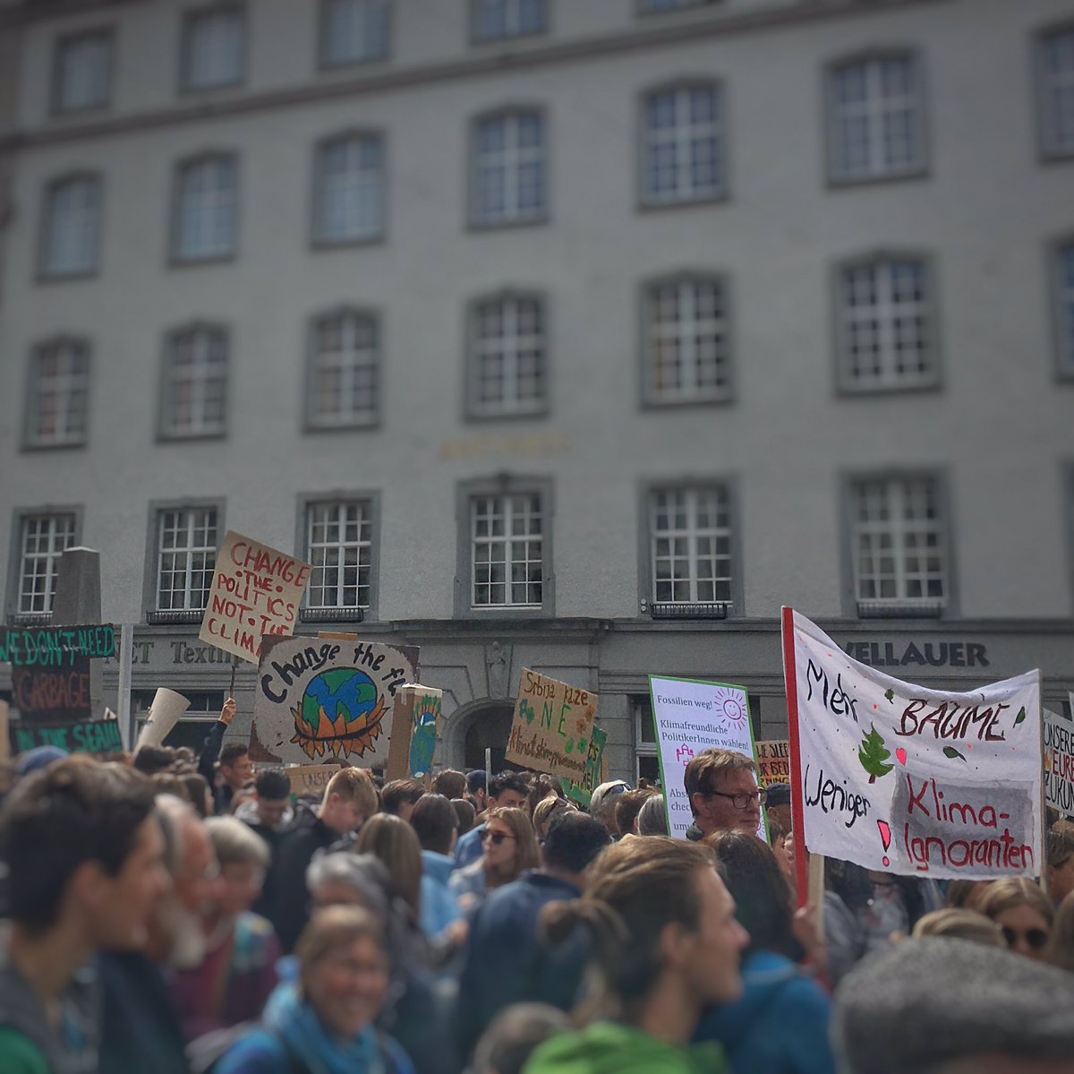 MrMaHu's tweet photo. Klimastreik in St. Gallen. #ClimateStrike #climatechange #Klimastreik #Klimademo #FridaysForFurture https://t.co/UTWRjsb2ka