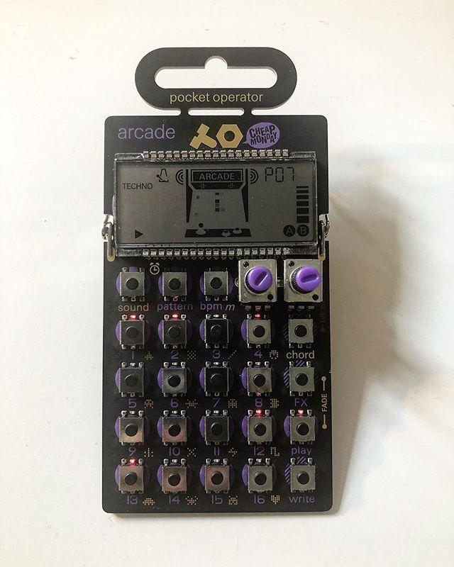 DFY_IO's tweet photo. arcade love

#teenageengineering #arcade #pocket #operator #po-20 #synth #chiptune #noise #bleep #cheapmonday #zrh #omg #synthwave #80 #demoscene #scene #commodore #64 #8bit #amiga #partyhard https://t.co/hCqbE4sKKh