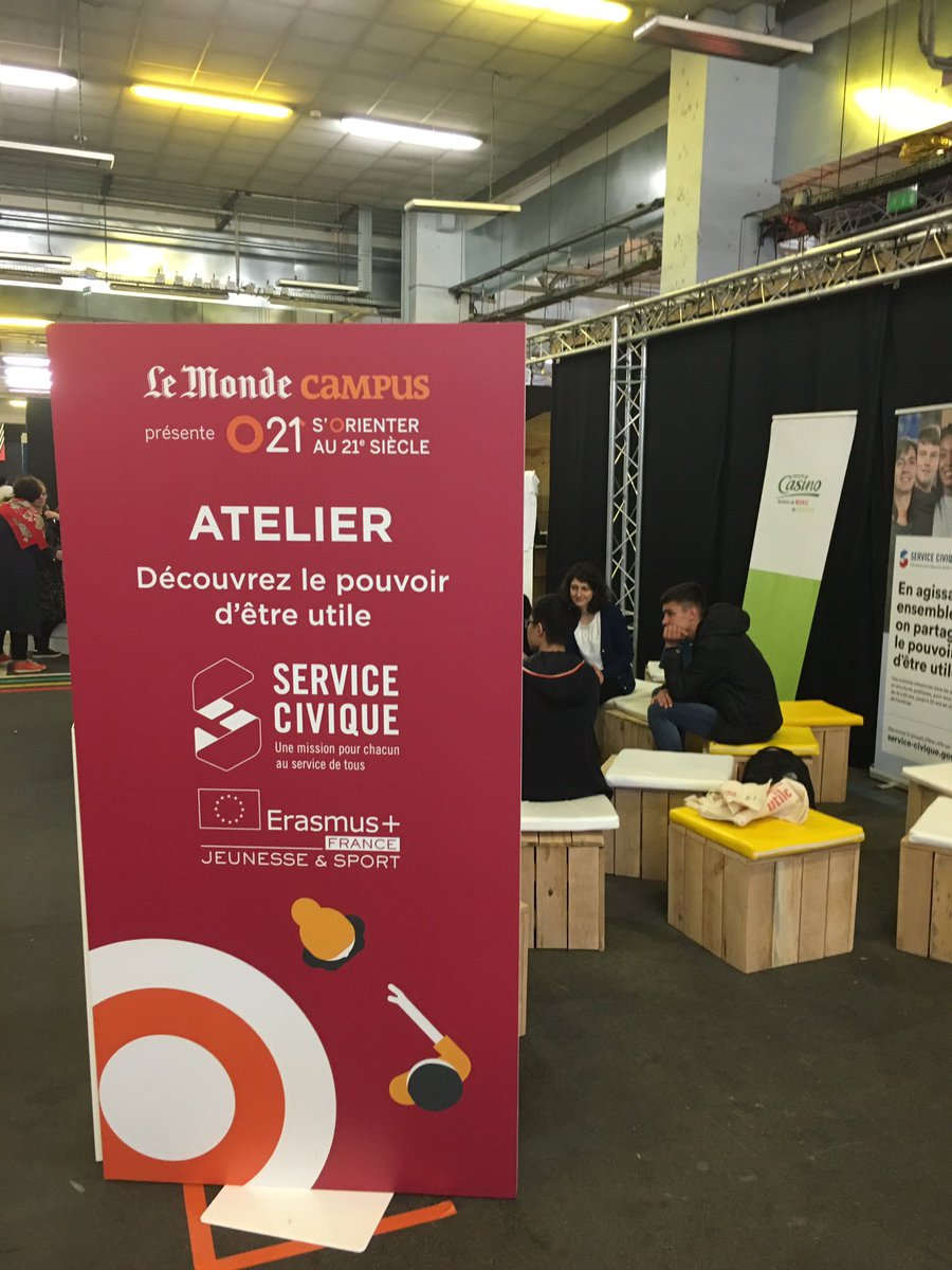 RicheMatthieu's tweet photo. Heureux de participer à 021 s’orienter au 21eme siècle pour échanger sur #servicecivique et les formidables parcours des jeunes engagés ! https://t.co/p2ajVu3KcI