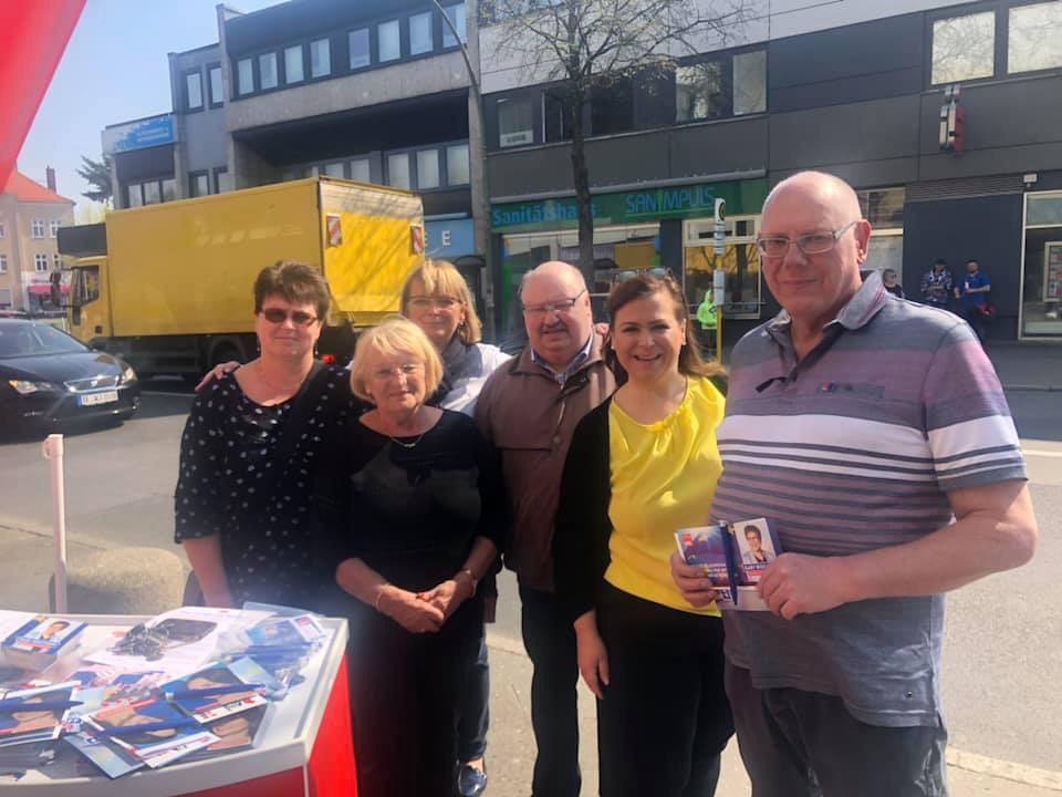 spd_ts's tweet photo. Europawahlkampf aller Abteilungen der SPD Tempelhof-Schöneberg entlang der B96. #europaistdieantwort #SPD #SPDTS #Tempelhof #Schöneberg https://t.co/Crf35kS2Po
