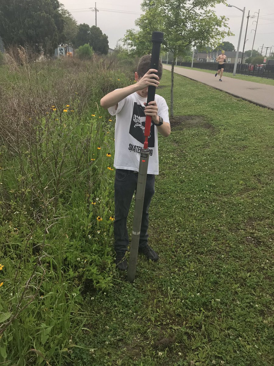 camarasaurus145's tweet image. It’s a great morning for soil cores! #coresample #lafittegreenway #geologyrocks