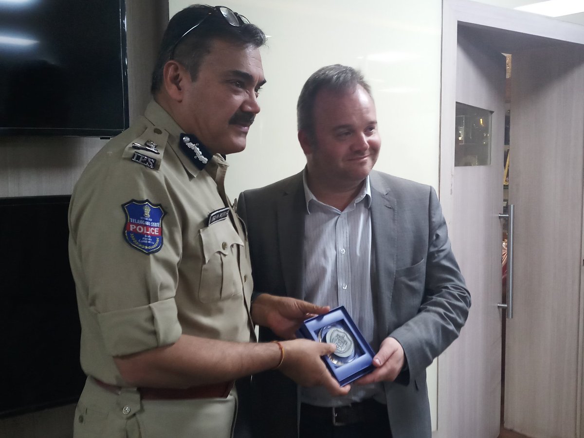 Andrew007Uk's tweet photo. @VRSimSystems Timothy Luft is presented a momento by @CPHydCity following the presentation of VR police training solutions he gave to a tram from @hydcitypolice. Like many visitors to #Hyderabad he was impressed by all he saw here &amp; pledges a quick return. My @tradegovukIND await https://t.co/We1kliKY4S