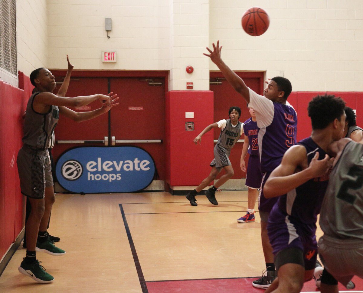 BflinnHoops's tweet photo. If I’m a D2/D3 coach in the northeast, I’m making MD Phoenix a priority to watch in April, Numerous guys looking like college prospects in this group https://t.co/ly6SA4c0he