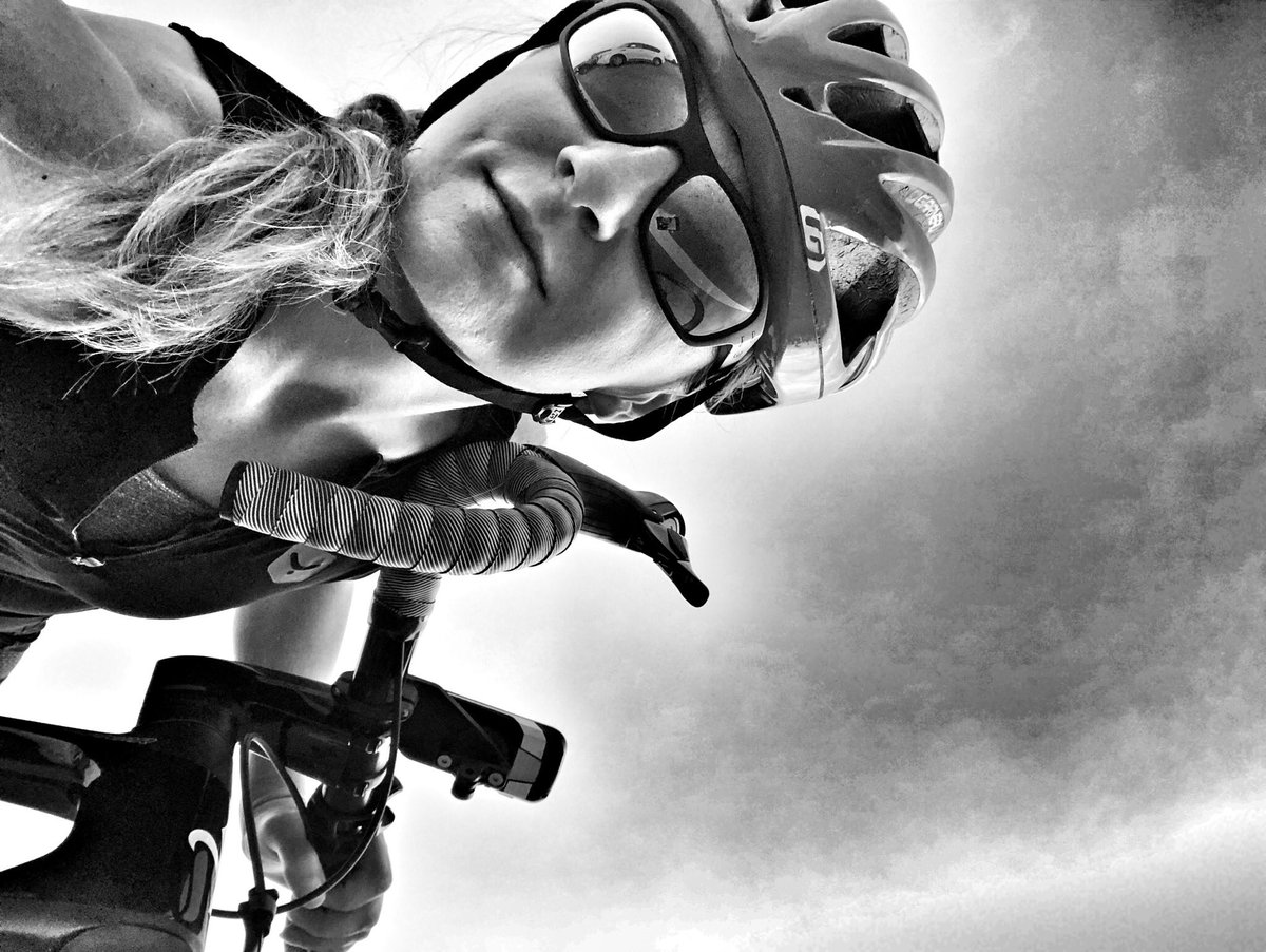 kat3mile's tweet photo. What’s happening ? I’m riding my bike that’s what’s happening. #weekend #bike #cycling @WilierTriestina #dubai #ride #move https://t.co/GnQ8SfaWJm
