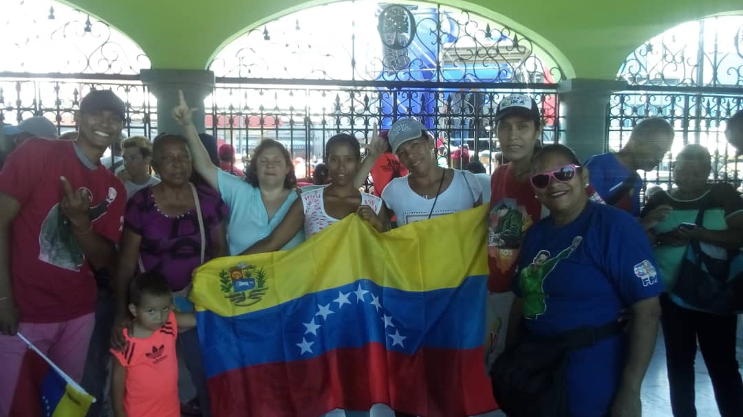 #PuebloVictoriosoYEnMarcha  hoy una vez más el pueblo revolucionario sale alas calles a defender a nuestra Venezuela y a decir que no volverán estamos con usted presidente <a href="/NicolasMaduro/">Nicolás Maduro</a> #SoyComunicadorClap #ParaisoActivo