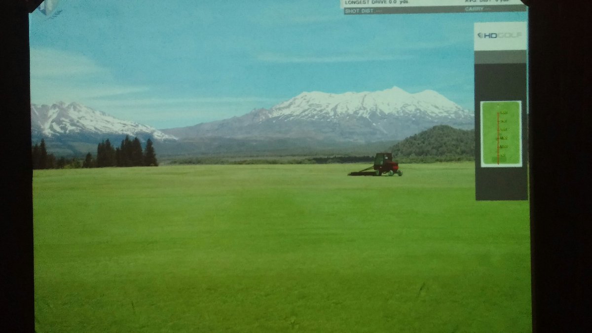CaddysDelight's tweet photo. The range is obsolete! Ready yourself here day or night! #golf #drivingrange @CaddysDelight https://t.co/u84jeB5CTn