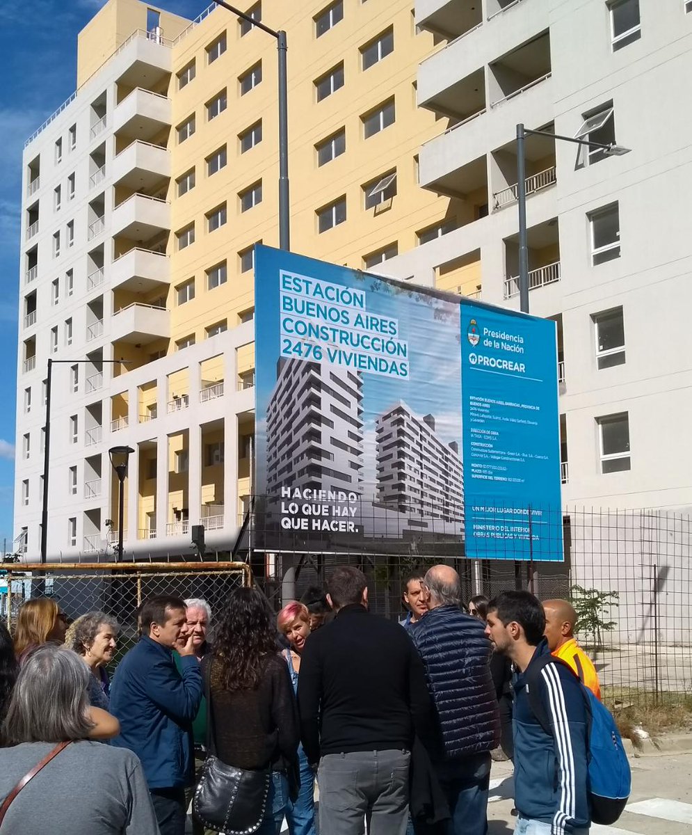 LaBoca_RyP's tweet photo. #AHORA levantamos las voces sobre el derecho a la vivienda y a los espacios públicos, queremos una ciudad para todos.
#HayOtroCamino https://t.co/r2AQ7180lc