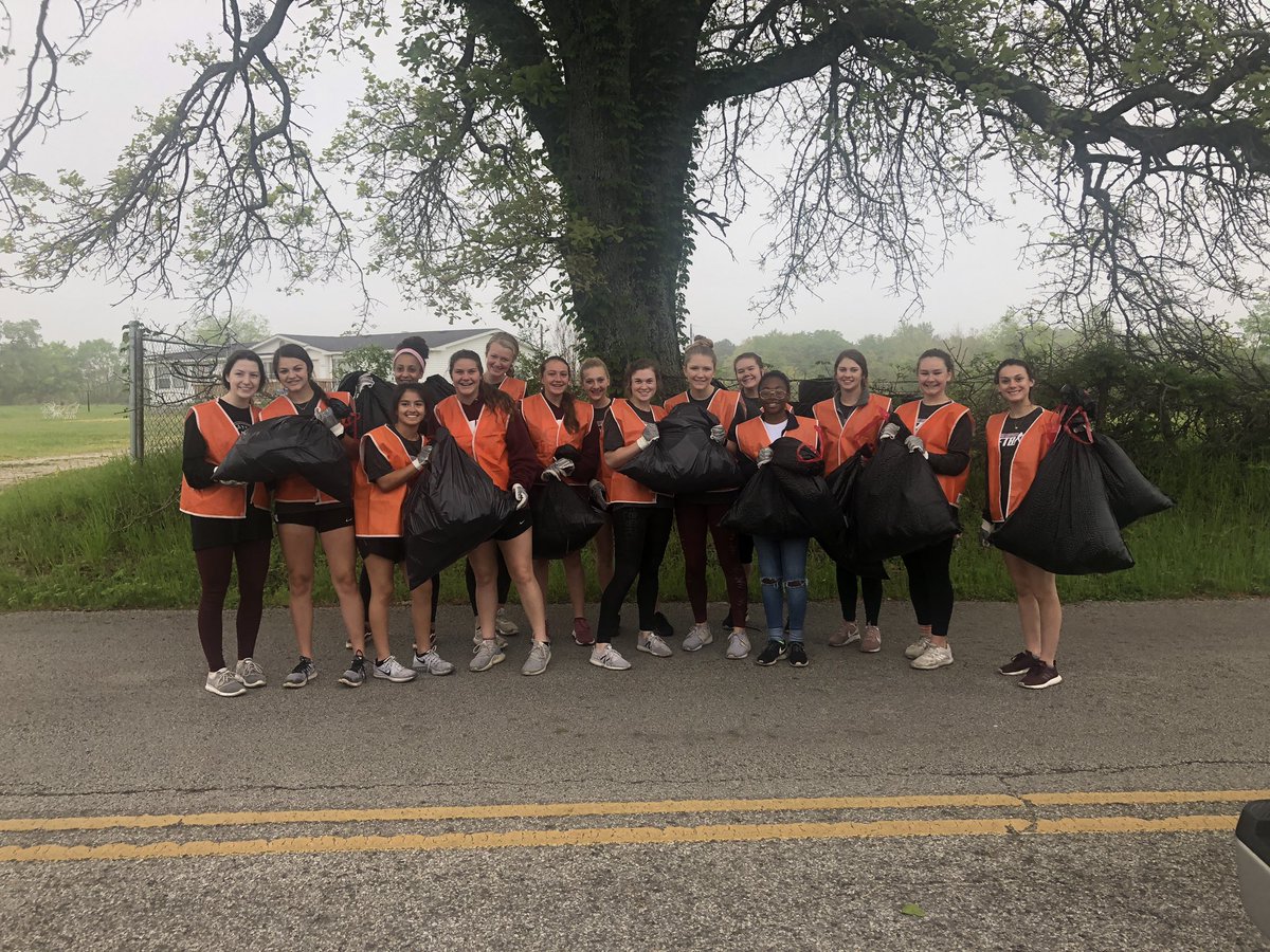 Proud of these Ladycats!

Got the W last night. 

Got up early this morning to help “Keep Whitehouse Beautiful”