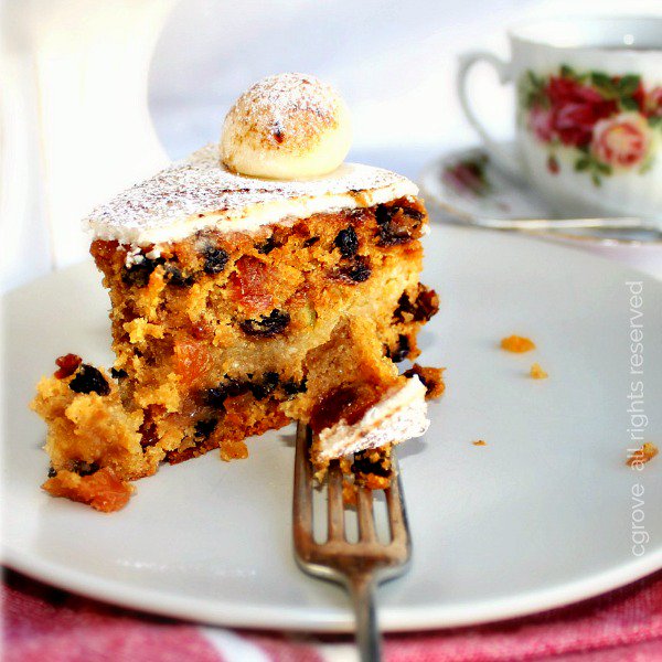 My very good friend @manmetdiepan entrusted his Granny's Easter Simnel Cake recipe to our food writer. Have you ever baked one? This recipe is perfect and such a treat bit.ly/ShMeWKR051 <a href="/visitpaarl/">Visit Paarl</a> <a href="/visitwellZA/">Visit Wellington ZA</a> <a href="/PaarlApp/">PaarlApp</a> #recipe #easter #winelandskitchen #ShowMe